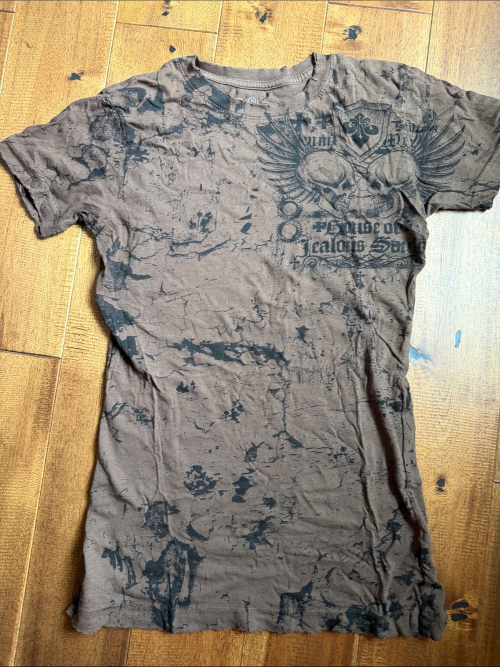 Affliction Distress Short-Sleeve Tee with Black Skull Wing Graphic. Size Medium